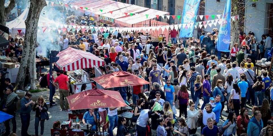 Las calles se visten de fiesta en Al Dente!